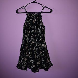 AMERICAN EAGLE OUTFITTERS - BLACK FLORAL ROMPER